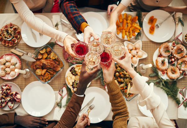How to Host Holiday Gatherings in a Small Space